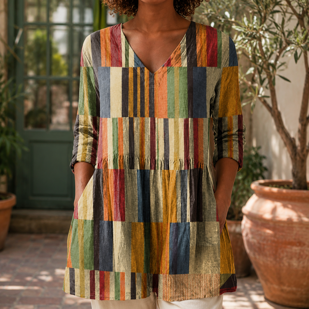 Bianca-Claire V-ringad Blus